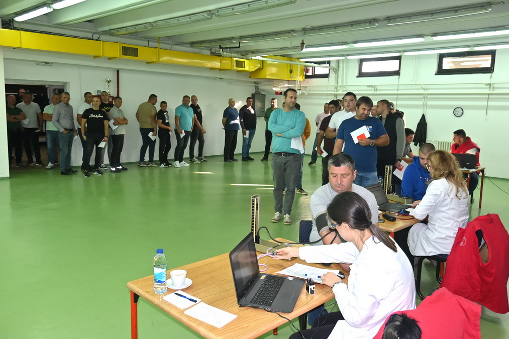 Електричари и студенти дали 80 доза крви